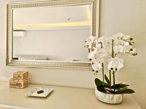 Birdie Bliss Apartment - CleverDetails - Sleeps 4 Adults and 1 Child