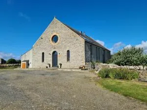 Exceptional 4 bed converted church with hot tub - Nether Button