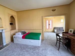 Large Georgian house in heart of Exeter