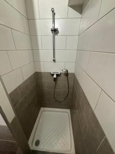 Lescale, Studio proche Gare Melun avec parking privé