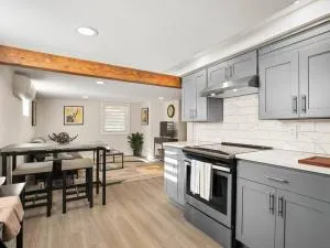 Elegant Richmond Gem nestled up to Hawthorne Blvd. - 密尔沃基