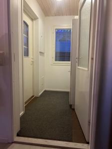 Kulta Villa, keskellä Vuokattia sisältyy Sauna, ilmainen Pysäköinti, Wi-Fi, 65smartTV, oma pieni piha alue, sopii perheille