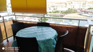 Appartement T2 vue Mer et Port,2 balcons, Parking privé