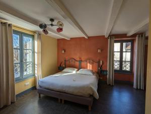 14 Place de l’Estang, 46100 Figeac, Lot, France.