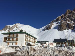 Ayelen, Hotel de Montana