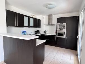 Côte d’Azur, South of France, 6 persons, full airco, pool, close to beach