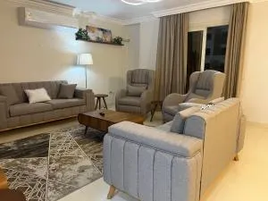 Modern apartment with balcony - القاهرة
