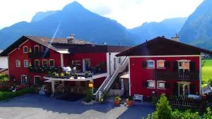 Chalet Austria, up to 10 p, 15 min to salzburg city, garden with direct amazing mountainview, BBQ&bikes&sunbeds for free, 15 min sound of music - 比绍夫斯维森