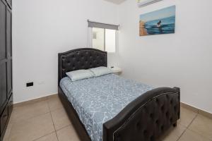 Modern Lux HomeSleeps 12 5 min to BeachHigh speed fiber optic internet!