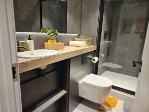 Luxury Ancoats Apartment 2BR, 2 Showers - Stunning Views - Ideal for Leisure and Long Stays Enquiries