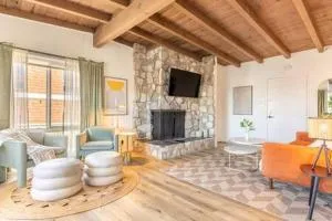 Steps to Beach Manhattan Beach 2 Bedroom Parking - El Segundo