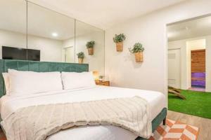 Manhattan Beach as your Backyard The Strand