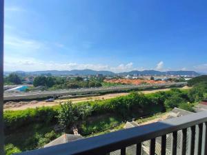 Dusit D2 Residences apartment w mountain view