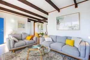 Walk to beach, quiet location - 2 night minimum stay - Milton