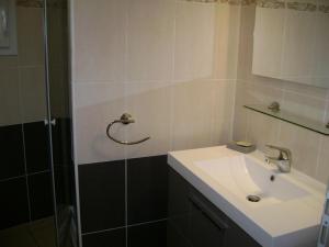 Maisons de vacances Maison La Tranche-sur-Mer, 5 pieces, 6 personnes - FR-1-476-77 : photos des chambres
