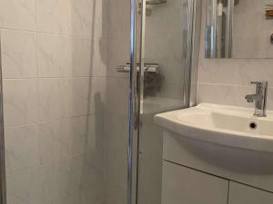 Studio Confort en Face des Thermes - Loggia, Clim, Parking - Balaruc-les-Bains - FR-1-553-243