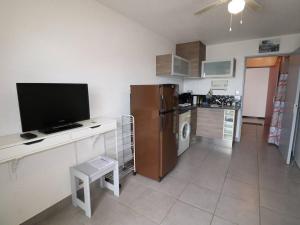 Studio cabine refait à neuf avec terrasse, piscine, parking et lave-linge - Le Grau-du-Roi - FR-1-307-249