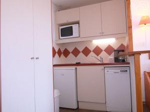 Appartement 2P, 6 Pers, Balcon SudEst, À 100m des Pistes et Commerces - LAlpe dHuez - FR-1-405-351