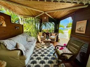 Villa Pinky Créole vue mer proche plage - Trois Bassins