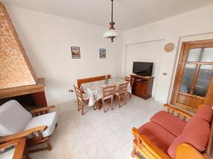 Rebecca's house img6