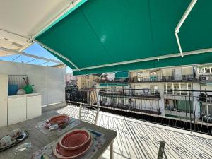 WH - Un Posto al Sole - Attico Monolocale con Parcheggio Gratuito - 5 minuti dal centro - Wifi