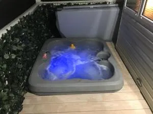 Hot Tub Accommodation Static North Wales - Foryd
