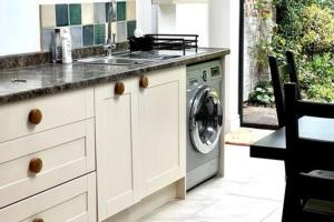 Charming 1 bed super central Terraced House