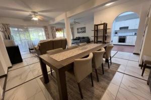 Regina Gardens - spacious, 3 bed, ground floor unit with large patio