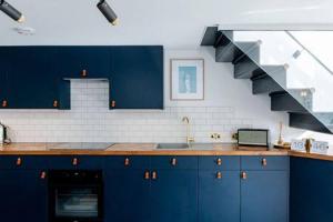 Stylish Cambridge Home with free parking