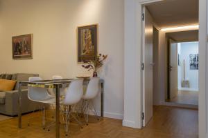 Comfort & Elegance in Kolonaki - 2BD Apt