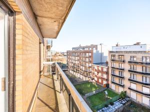 Apartment in St-Idesbald with Sea View