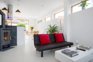 King Bed Joy Lane, Chichester near Goodwood