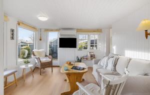 Stunning Home In Hadsund With Wifi