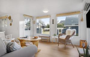 Stunning Home In Hadsund With Wifi