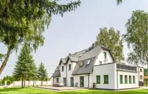 2 Bedroom Gorgeous Apartment In Tlen - Skorzenno