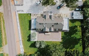 2 Bedroom Gorgeous Apartment In Tlen