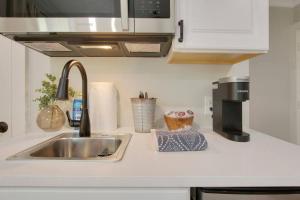 Cozy Studio Downtown WPB -Unit C