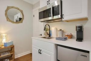 Cozy Studio Downtown WPB -Unit C
