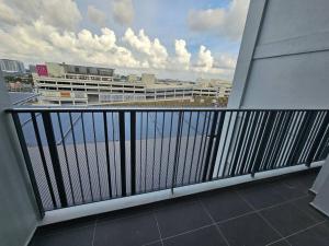 Charming 3BR Podium 7pax Walk to Aeon