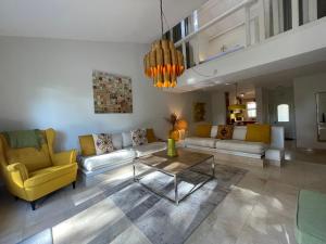 Private Villa in Quinta da Marinha with golf view!