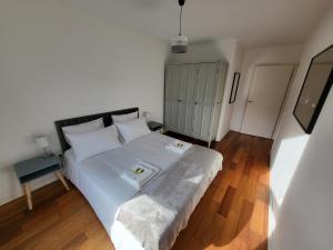 Paris Montmartre Chic