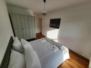 93m2, 3 Bedroom Apartment with Private Parking, 20 Minutes from Montmartre