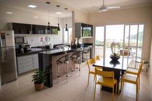 Cobertura Mar c piscina particular frente pro mar