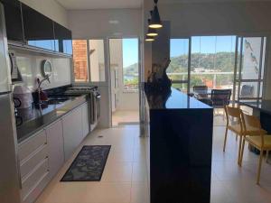 Cobertura Mar c piscina particular frente pro mar