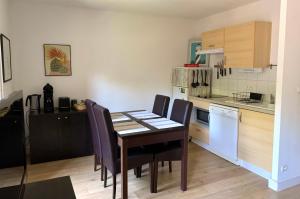 Bel appartement cosy dans résidence avec piscine 5 minutes plage
