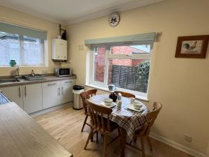 Large Ground floor apartment in the heart of Church Stretton with free parking
