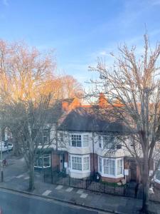 Luxury Stylish studio Flat +spacious Bathroom-no 6