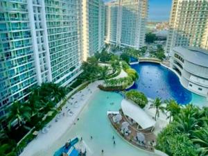 Azure Urban Resort Condo in ParaƱaque