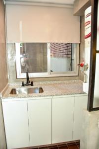 DEPARTAMENTO PEATONAL SARMIENTO PLENO CENTRO MENDOZA 3-4 Personas, Con Cochera GRATIS !