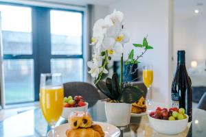Sterling Suite, Stylish Stay, High-Speed Wi-Fi, Central Location